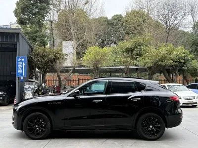 Maserati Levante 2018, 80000 км, за 28590.11 USD - фото 11