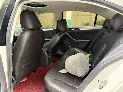 Volkswagen Sagitar 2015, 114000 км, за 4131.66 USD