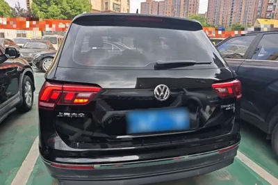 Volkswagen Tiguan L 2019, 118200 км, за 13016 USD - фото 18