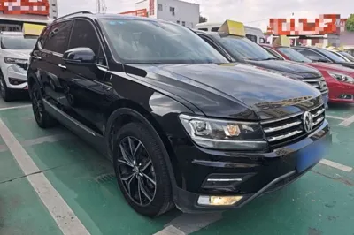 Volkswagen Tiguan L 2019, 118200 км, за 13016 USD - фото 25
