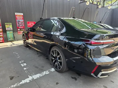 BMW i7 2024, 22100 км, за 102931.65 USD