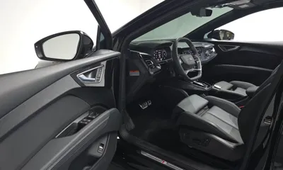 Audi Q4 e-tron 2025, 15963 км, за 32443.01 USD - фото 10