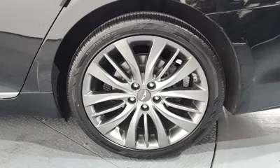 Hyundai Genesis 2016, 84020 км, за 9844.73 USD