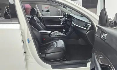 Kia K5 2019, 141688 км, за 6754.96 USD - фото 11