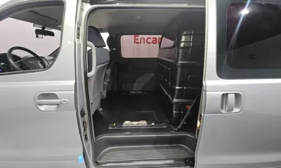 Hyundai Starex 2018, 123890 км, за 5185.77 USD - фото 11