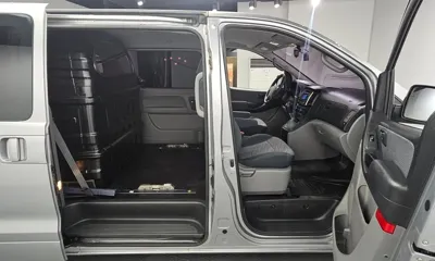 Hyundai Starex 2018, 123890 км, за 5185.77 USD - фото 12