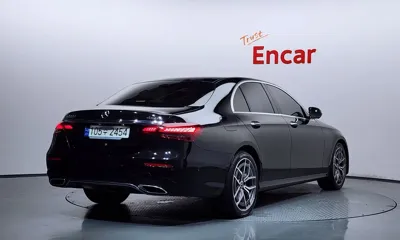 Mercedes-Benz E-Class 2023, 97891 км, за 23778.51 USD