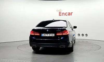 BMW 5-Series 2018, 85653 км, за 16783.78 USD