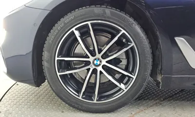 BMW 5-Series 2018, 85653 км, за 16783.78 USD