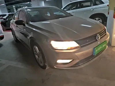 Volkswagen Lamando 2016, 158100 км, за 5665.48 USD