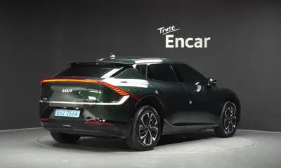 Kia EV6 2023, 49909 км, за 23181.6 USD