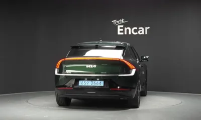 Kia EV6 2023, 49909 км, за 23181.6 USD
