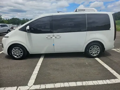 Hyundai Staria 2022, 39125 км, за 18071.89 USD