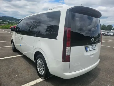 Hyundai Staria 2022, 39125 км, за 18071.89 USD