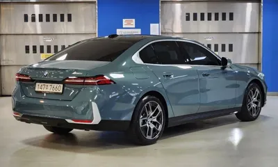 BMW 5-Series 2025, 10683 км, за 32828.44 USD