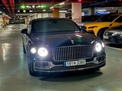 Bentley Flying Spur 2023, 55000 км, за 129316.01 USD