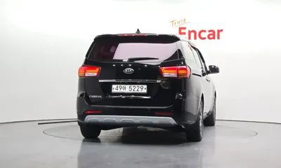 Kia Canival 2017, 139141 км, за 6475.06 USD