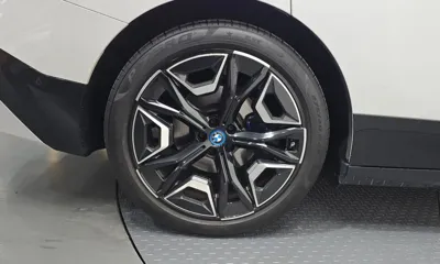 BMW iX 2023, 40561 км, за 50416.39 USD