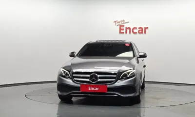 Mercedes-Benz E-Class 2017, 76318 км, за 16016.8 USD