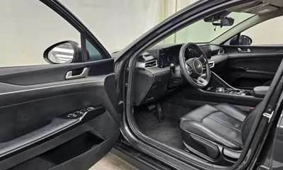 Kia K5 2021, 120383 км, за 8082.58 USD - фото 10