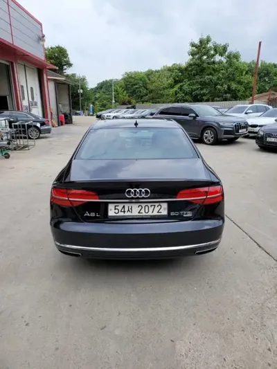Audi A8 2015, 135024 км, за 10944.63 USD