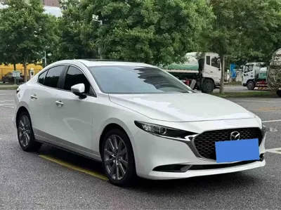 Mazda 3 Axela 2025, 8000 км, за 12849.55 USD