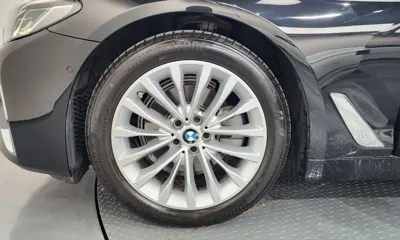 BMW 5-Series 2023, 21671 км, за 25370.83 USD