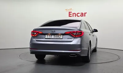 Hyundai Sonata 2015, 122472 км, за 6446.57 USD