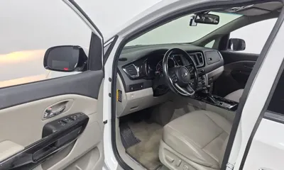 Kia Canival 2020, 55311 км, за 11641.76 USD - фото 10