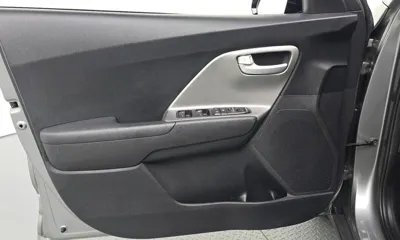 Kia Niro 2020, 82169 км, за 11093.61 USD - фото 24