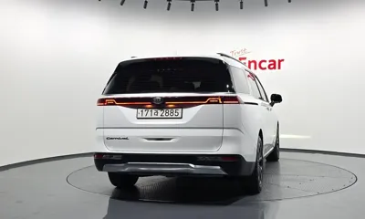 Kia Canival 2021, 93656 км, за 15092.39 USD