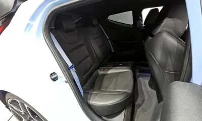 Hyundai Veloster 2019, 113873 км, за 8532.58 USD - фото 12