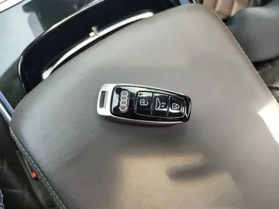 Audi A8 2021, 54600 км, за 46097.48 USD - фото 9
