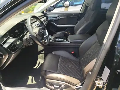 Audi A8 2021, 54600 км, за 46097.48 USD - фото 16