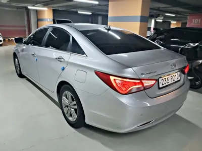 Hyundai Sonata 2013, 179317 км, за 2177.73 USD