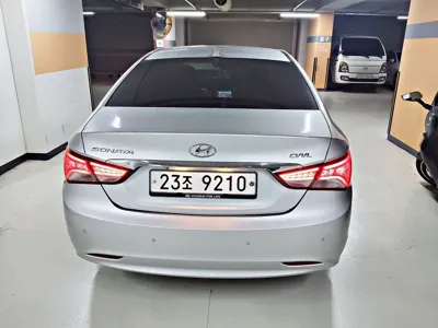 Hyundai Sonata 2013, 179317 км, за 2177.73 USD