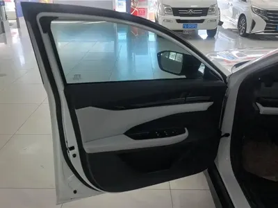 Changan UNI-V iDD 2025, 37800 км, за 13213.4 USD - фото 7