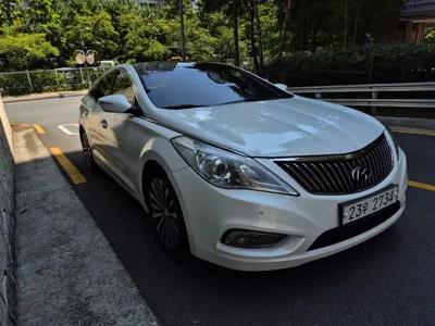 Hyundai Grandeur 2013, 110800 км, за 4635.76 USD