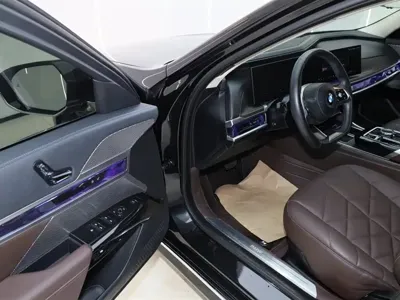 BMW 7 Series 2024, 34600 км, за 68862.7 USD - фото 18
