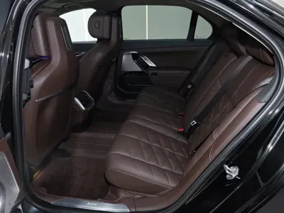 BMW 7 Series 2024, 34600 км, за 68862.7 USD - фото 22