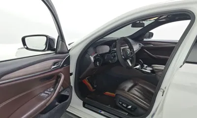 BMW 5-Series 2020, 82503 км, за 18175.91 USD - фото 10