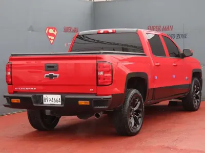Chevrolet Silverado 2018, 50443 км, за 18708.15 USD