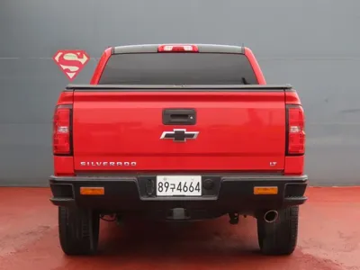 Chevrolet Silverado 2018, 50443 км, за 18708.15 USD