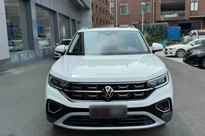 Volkswagen Tayron 2023, 30600 км, за 19325 USD