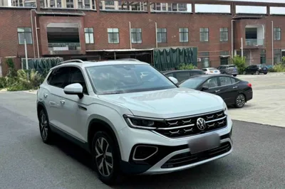 Volkswagen Tayron 2023, 30600 км, за 19325 USD