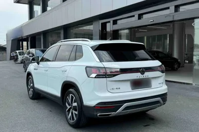 Volkswagen Tayron 2023, 30600 км, за 19325 USD