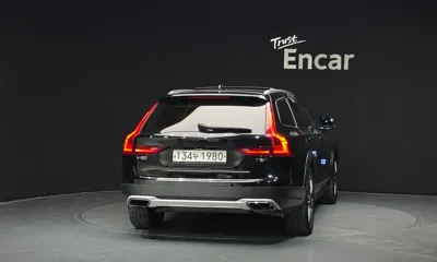 Volvo V90 2020, 148261 км, за 15394.78 USD