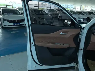 Changan UNI-Z New Energy 2024, 39400 км, за 12148.96 USD - фото 7