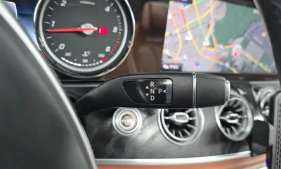 Mercedes-Benz E-Class 2018, 99360 км, за 18379.94 USD - фото 9