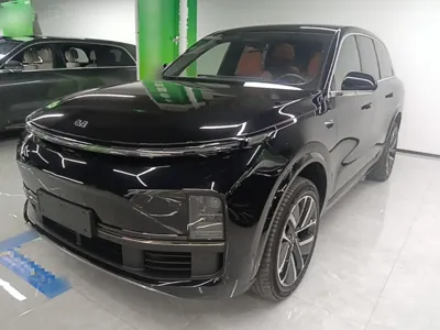 Li Auto L8 · 2024 год